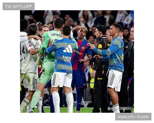 巴萨全队近期表现断线,整体配合问题逐步反映在比赛走势中 巴萨全队近期表现断线,整体配合问题逐步反映在比赛走势中