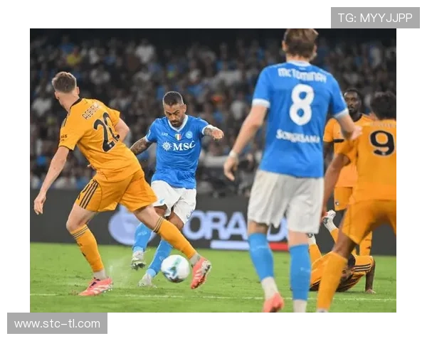 那不勒斯冠军后进入重建期,阵容调整与竞技稳定性面临考验。 那不勒斯冠军后进入重建期,阵容调整与竞技稳定性面临考验。